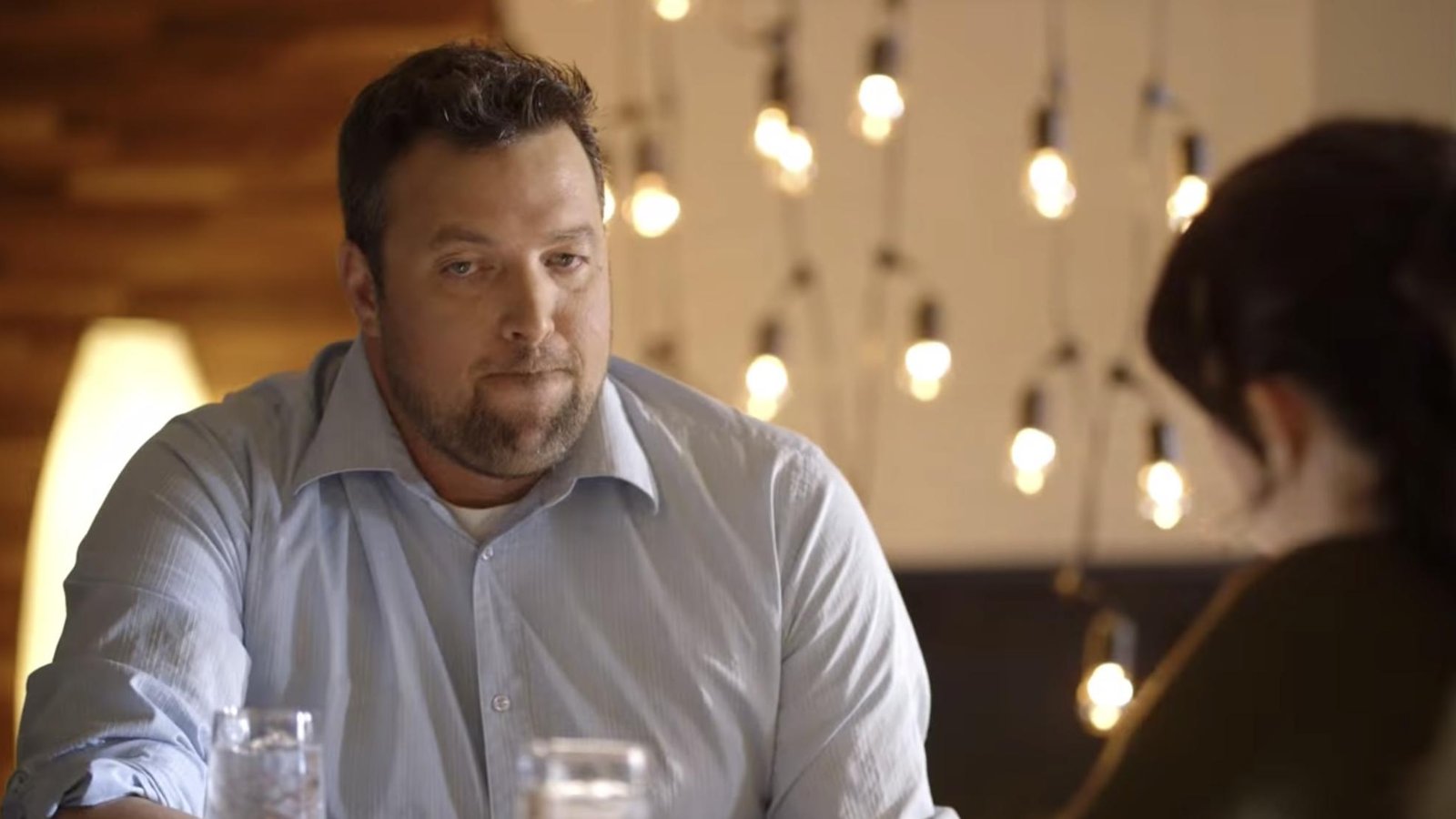 L'amour est dans le pré: Tout indique que Hugues n'est plus avec Maryska, mais qu'il y a une autre fille...