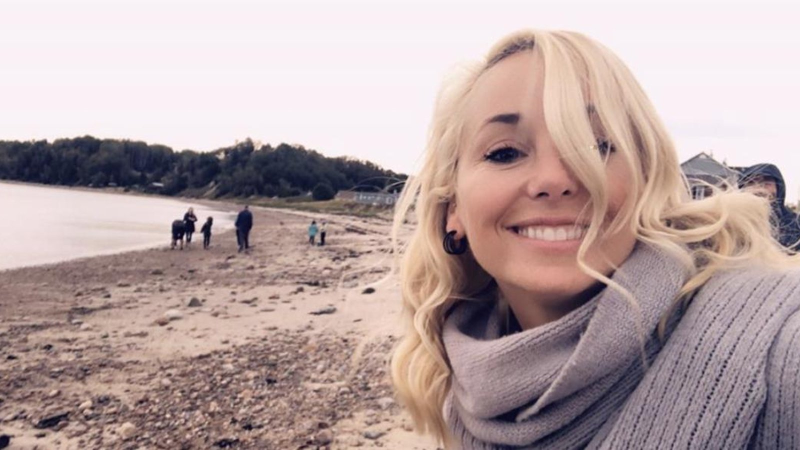 Mariloup Wolfe rayonne sur une rare photo avec ses deux fils