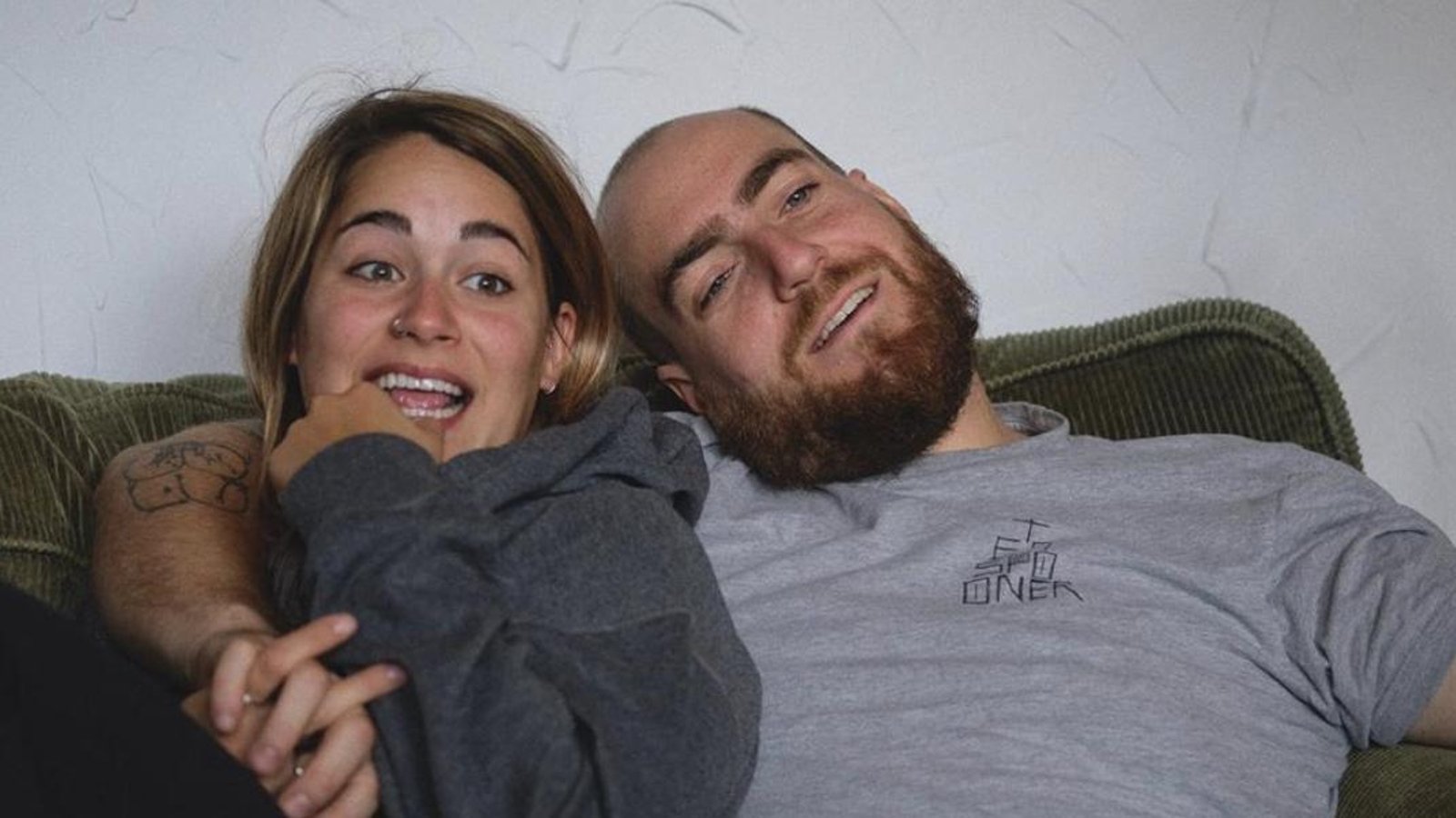 Phil Roy a demandé sa blonde en mariage et elle a dit oui!