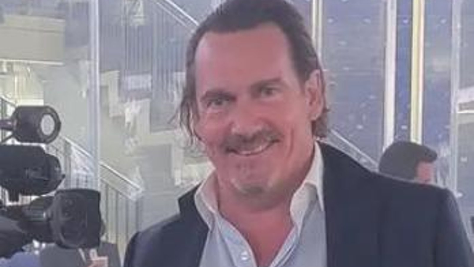 Le fils de Pierre Karl Péladeau sous l'eau ressemble à la pochette de disque de Nirvana