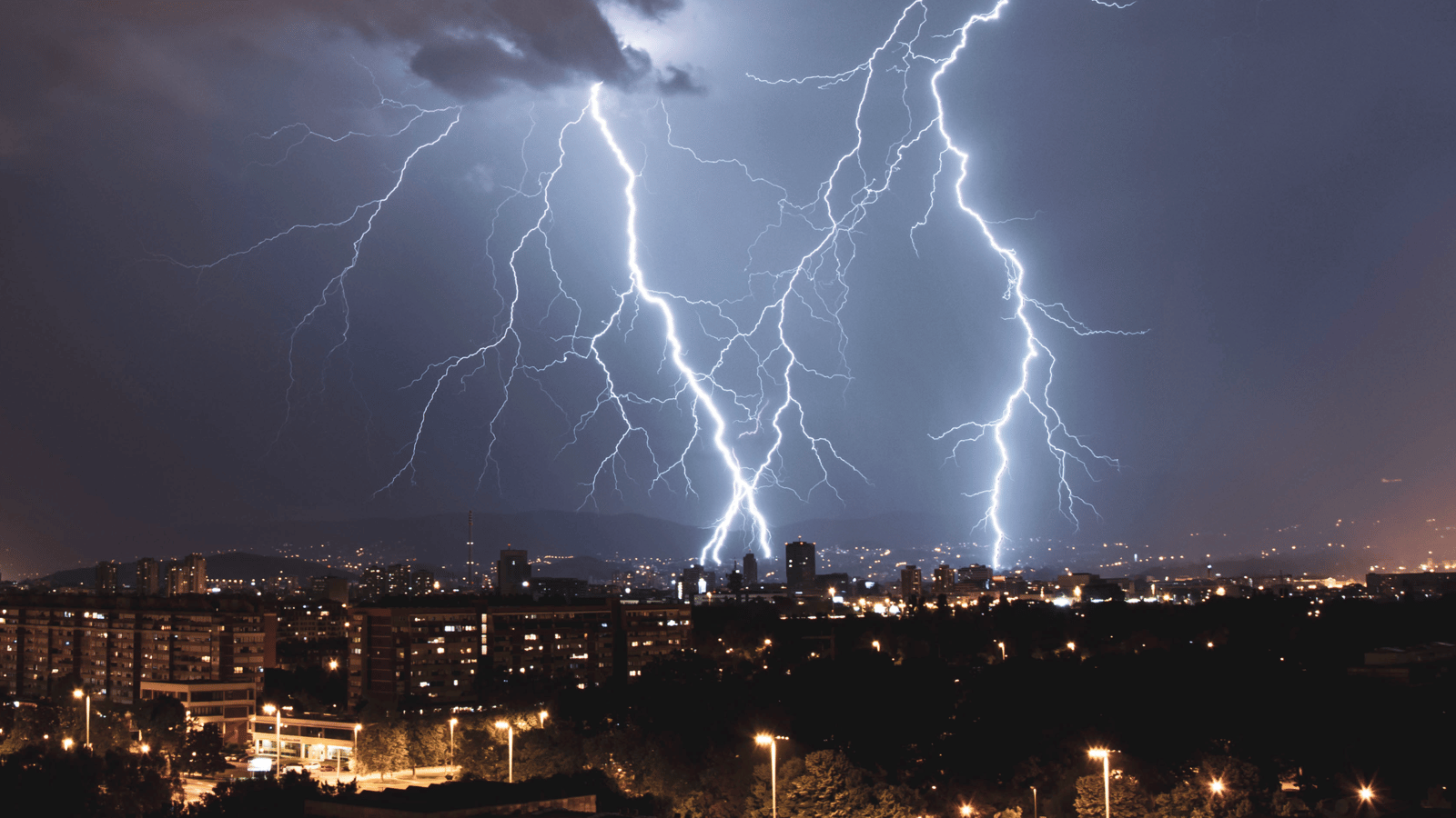 De puissants orages menacent de gâcher la journée et la soirée de nombreux Québécois 