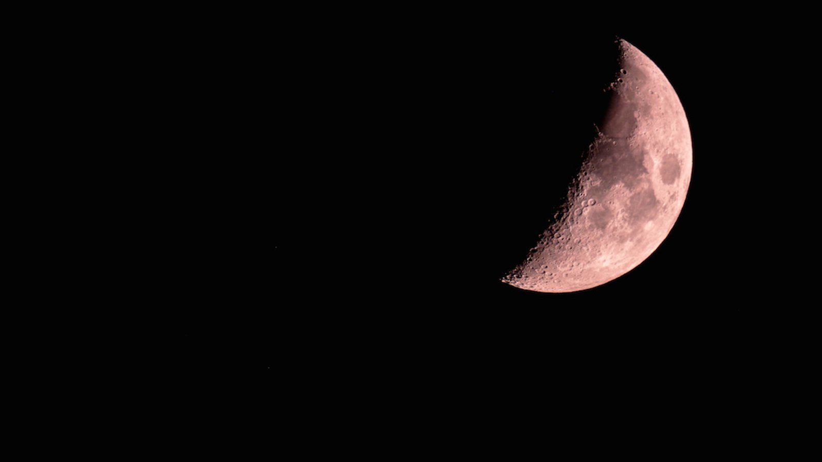 6 mai 2024: Lune en carré à Pluton