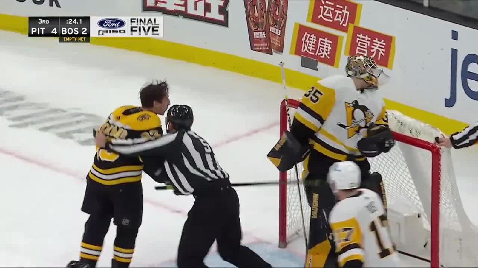 On connait maintenant ce que Tristan Jarry a dit à Brad Marchand
