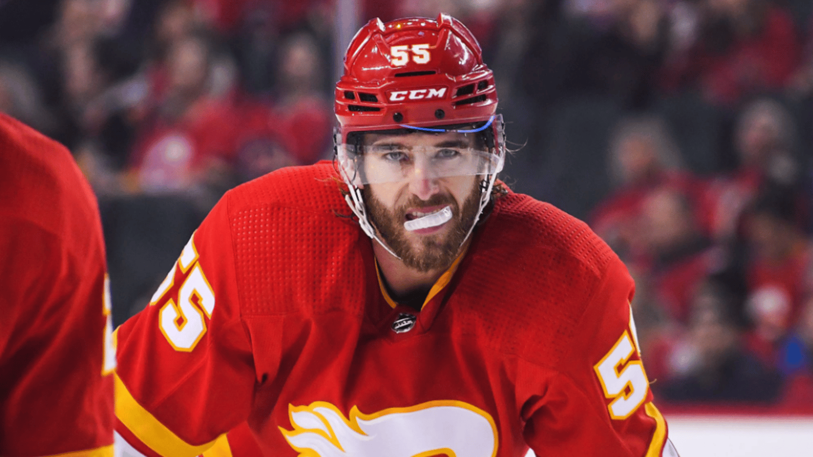 Noah Hanifin a presque signé un contrat de 60 millions