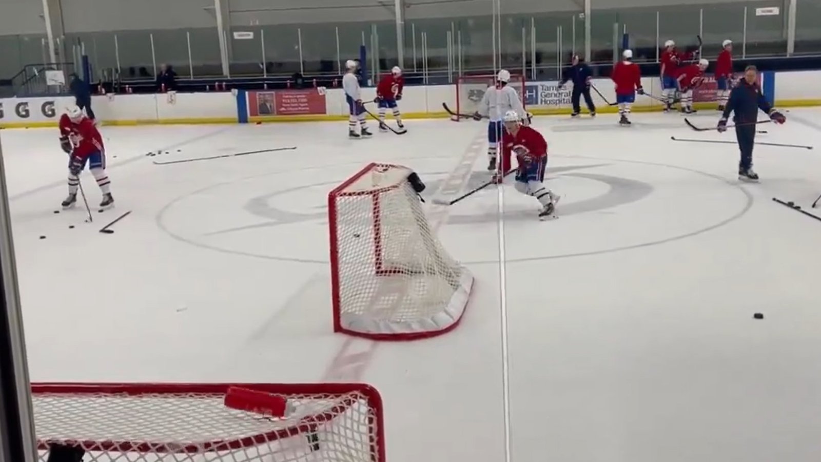 Le Canadien présente des exercices intéressants à l'entraînement