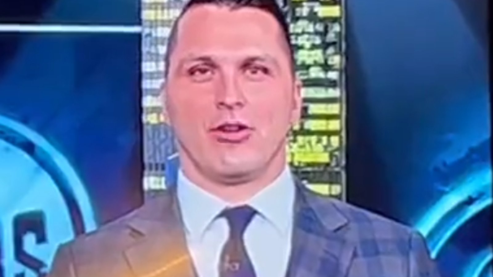 Maxim Lapierre ramasse Jeff Petry et dit qu'il doit partir demain matin 