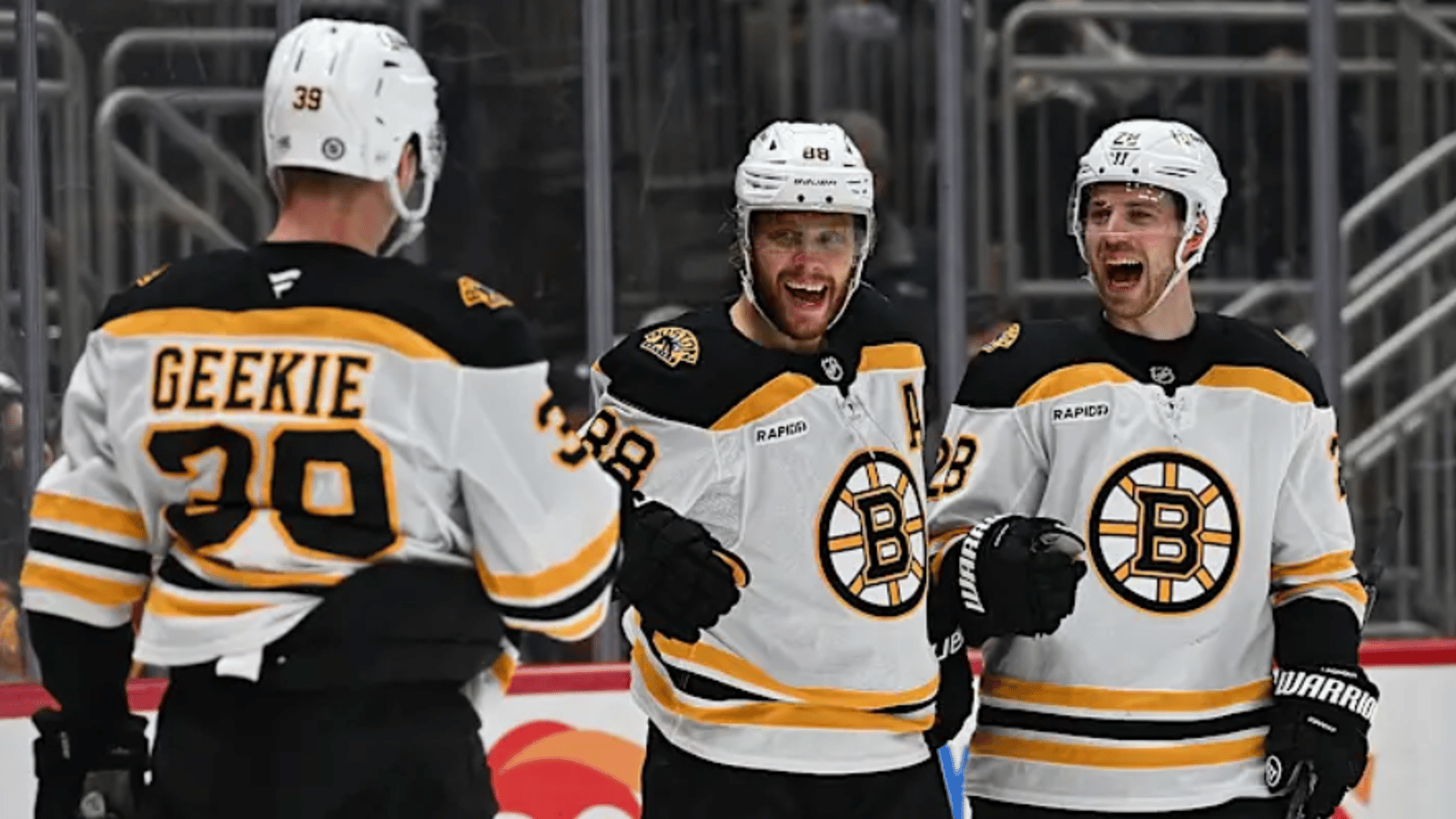 Après avoir manqué leur coup avec Mike Sullivan, les Bruins ont un autre entraîneur dans leur mire