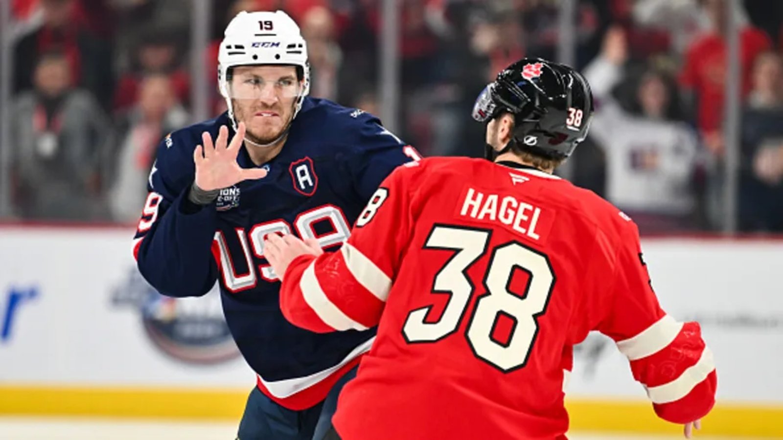 Au tour de Brandon Hagel de répliquer aux frères Tkachuk