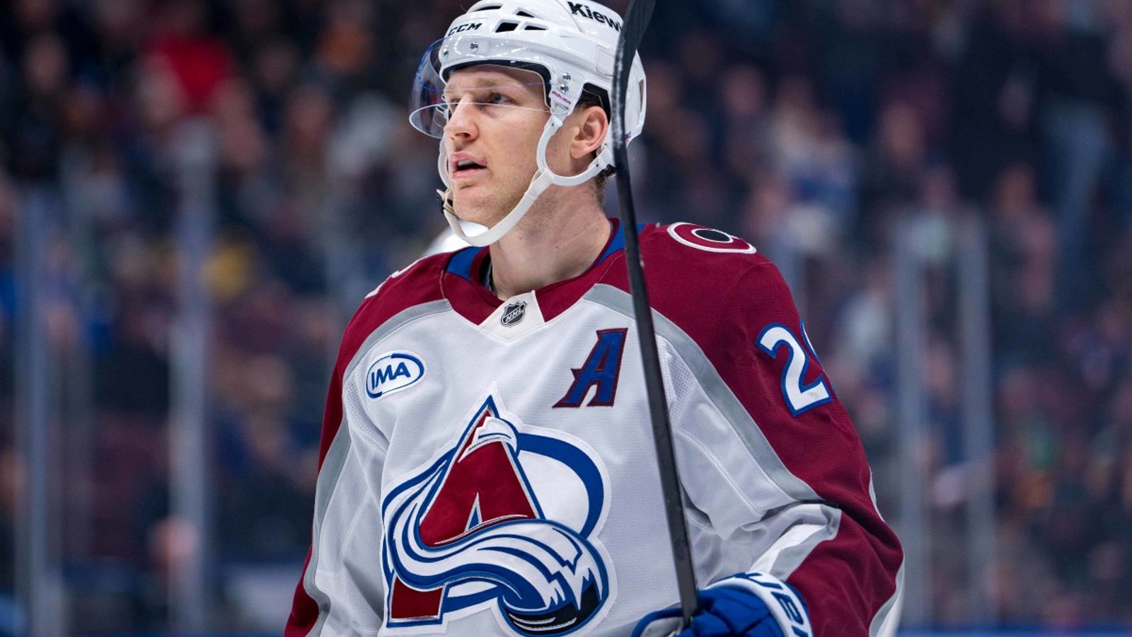 Erik Johnson : ''Nathan Mackinnon dicte son propre horaire avec l'Avalanche''