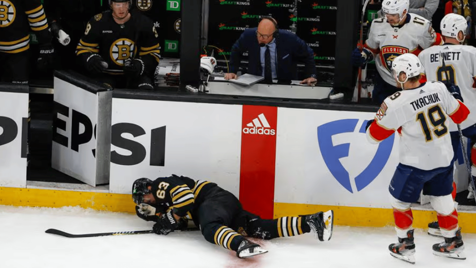 Jim Montgomery confirme la blessure à Brad Marchand et offre une mise à jour