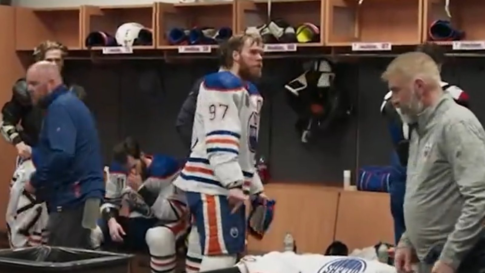 Une vidéo de coulisses dévoile comment Connor McDavid a réveillé son équipe en finale