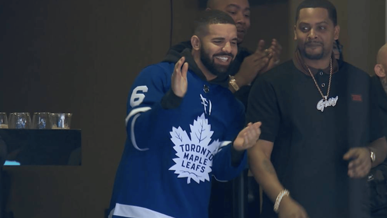 Gros enjeu, gros pari : Drake mise une fortune sur le destin des Leafs ce soir