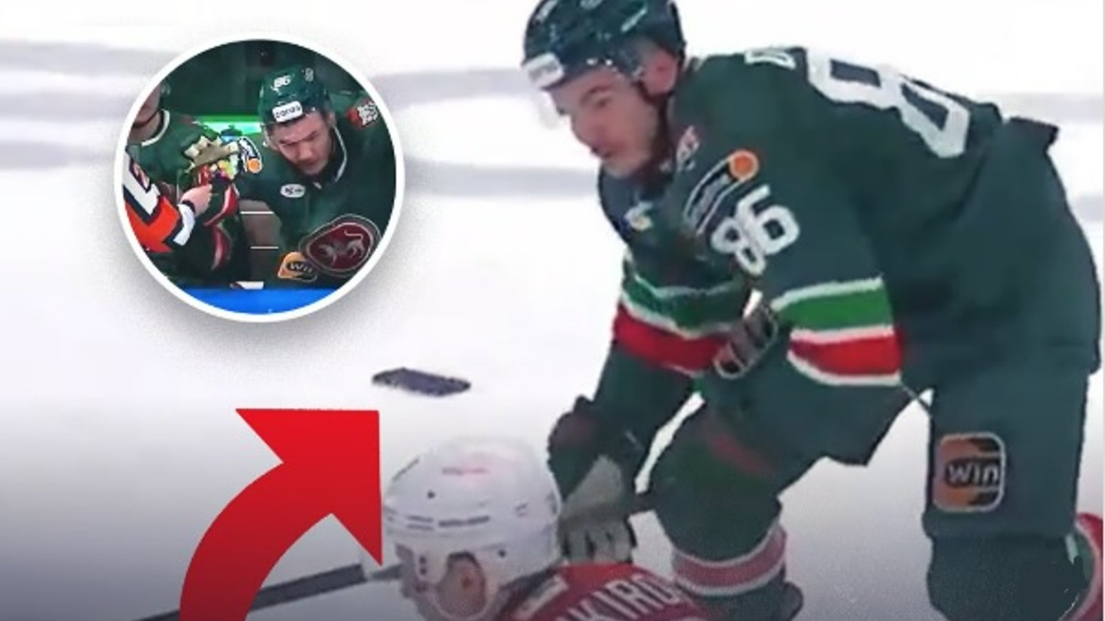 Un joueur de la KHL perd son téléphone sur la glace en plein match