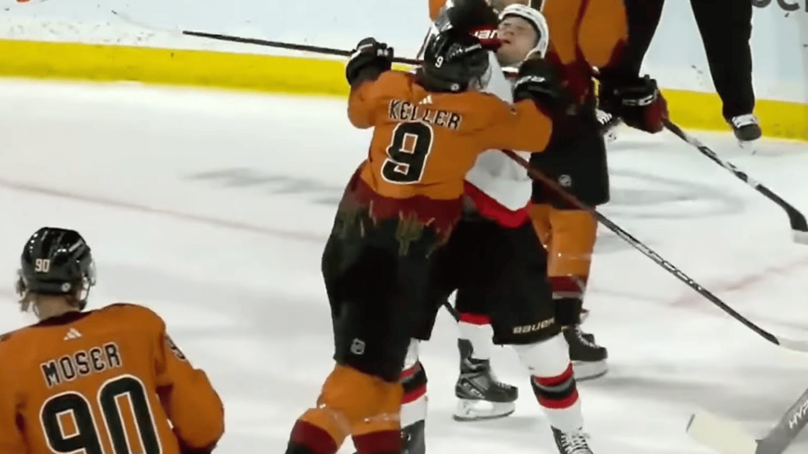 Clayton Keller est puni par la LNH