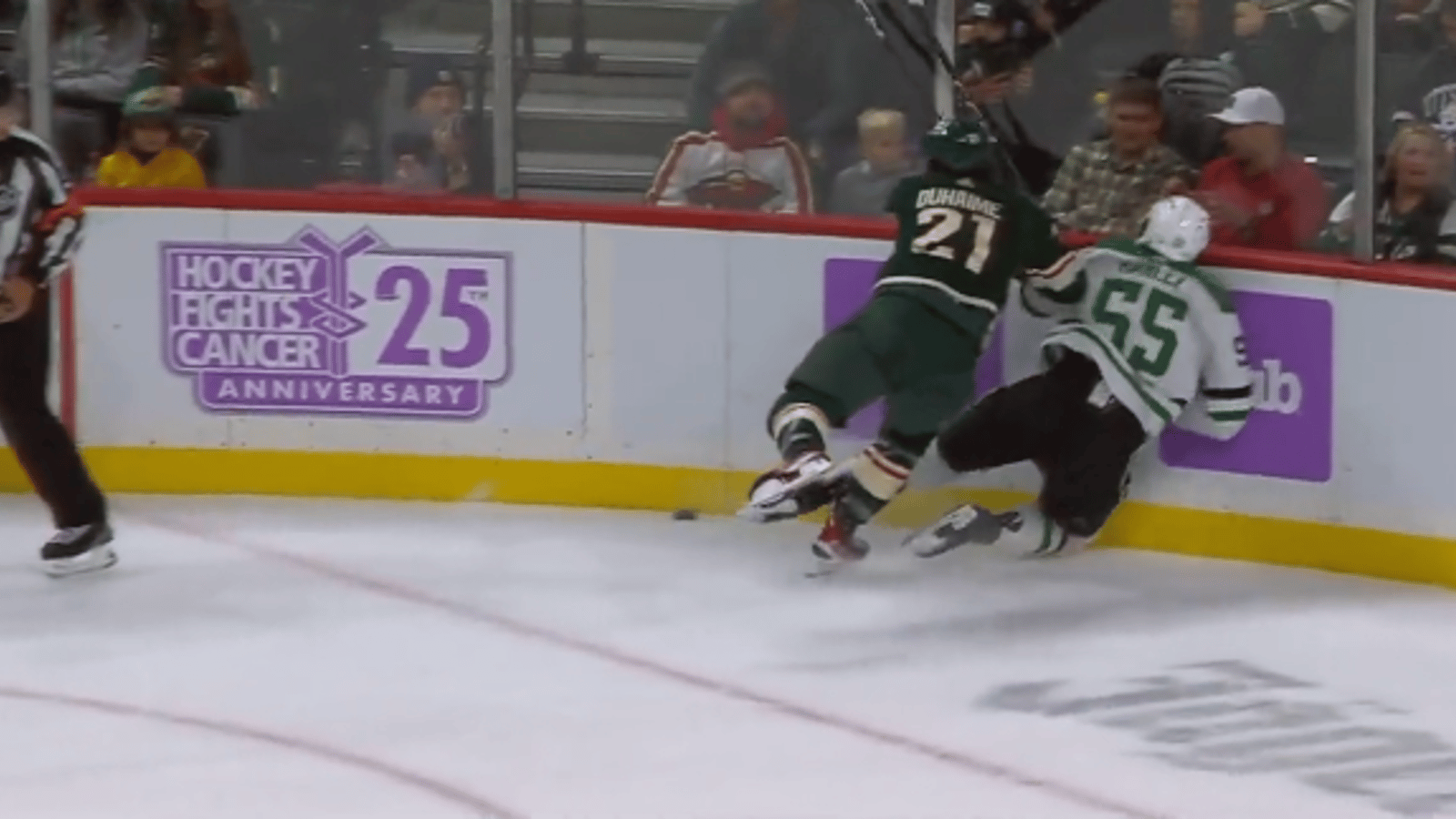 Brandon Duhaime expulsé du match après un coup vicieux