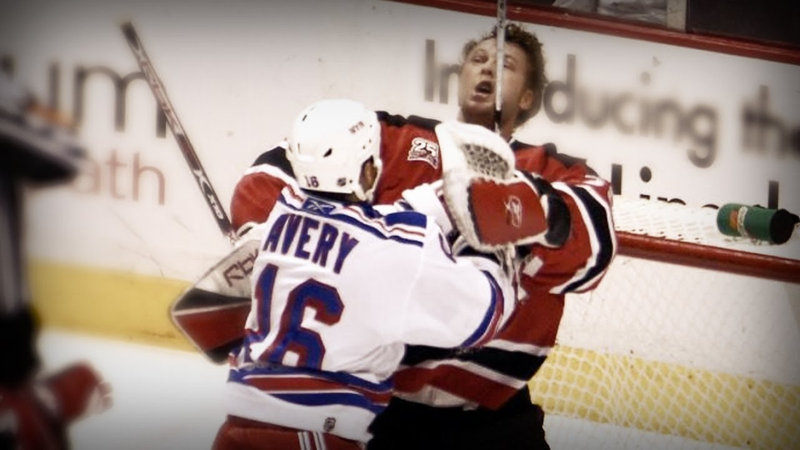 Sean Avery explique ce qui s'est passé lorsqu'il a dérangé et provoqué Martin Brodeur lors des séries 2008