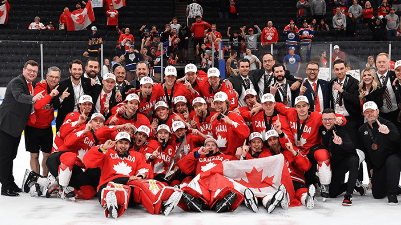 Le Canada remporte la médaille d'or à la Coupe Hlinka