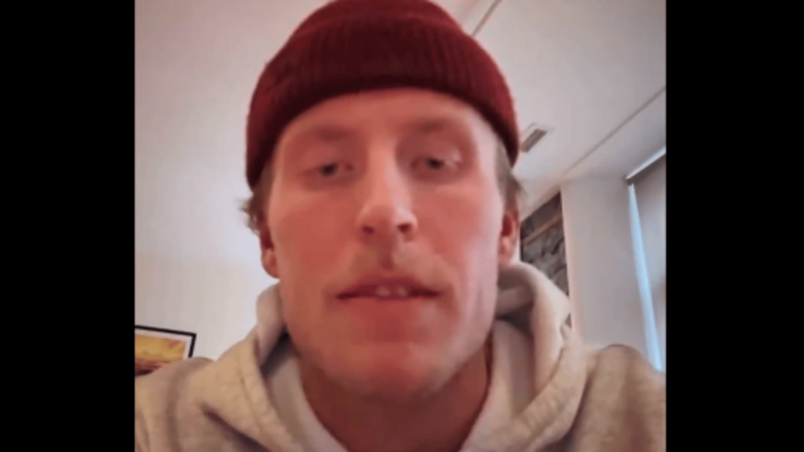 Patrik Laine répond à un partisan qui lui demande comment il gère cette blessure mentalement