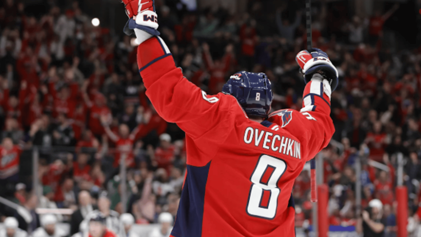 Alex Ovechkin inscrit son 32e tour du chapeau en carrière et s'approche dangereusement du record de Wayne Gretzky