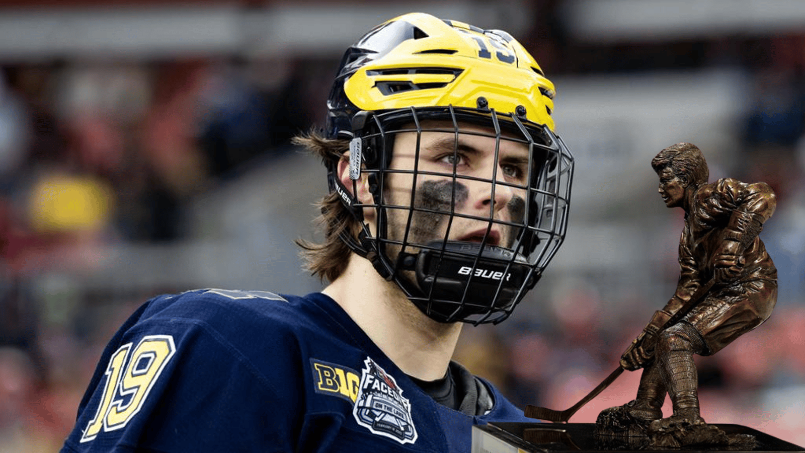 Adam Fantilli remporte le trophée Hobey Baker
