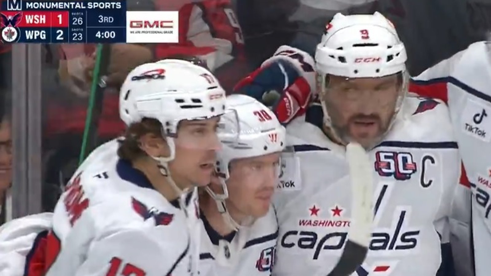 Alex Ovechkin marque son 889e but en carrière