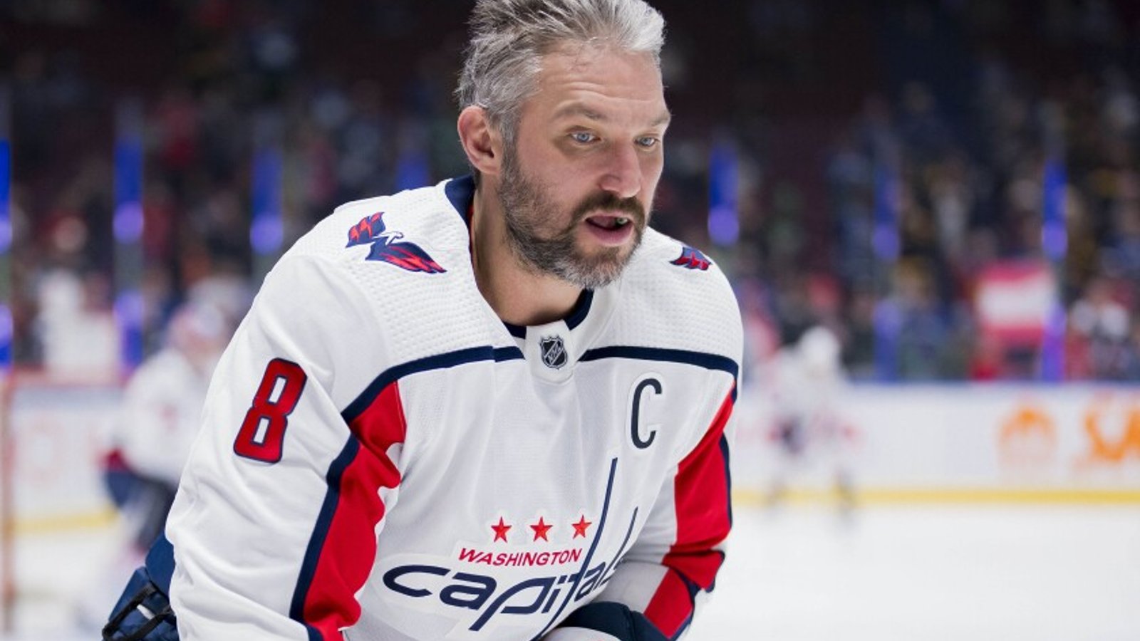 Alors qu'il se rapproche de Wayne Gretzky, Alex Ovechkin dépasse une autre légende