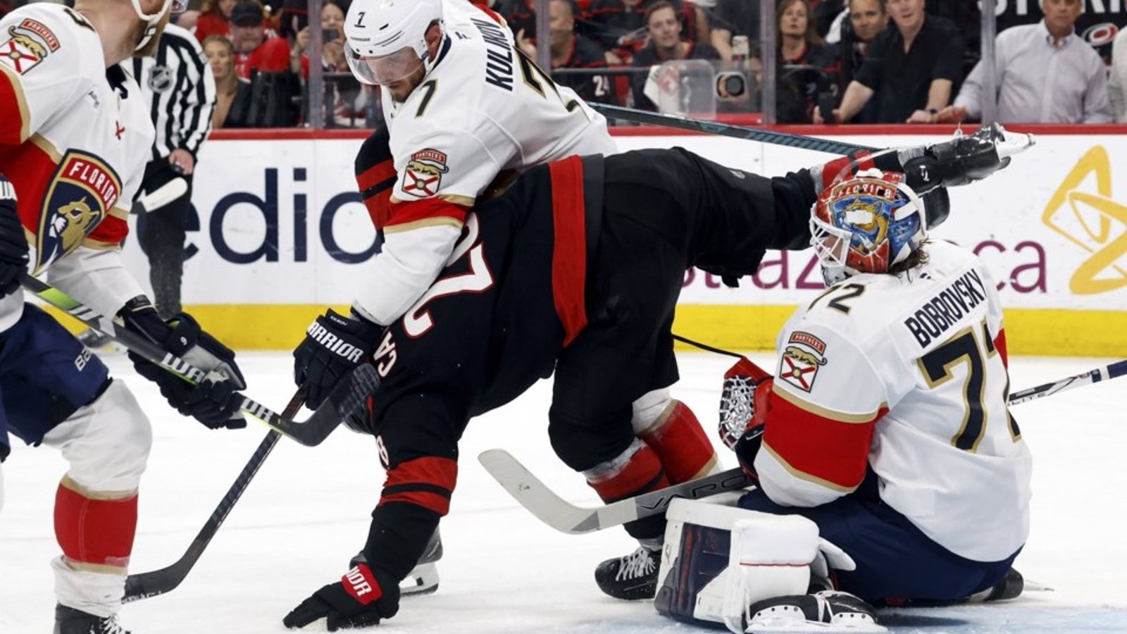 Les Panthers servent une correction aux Hurricanes