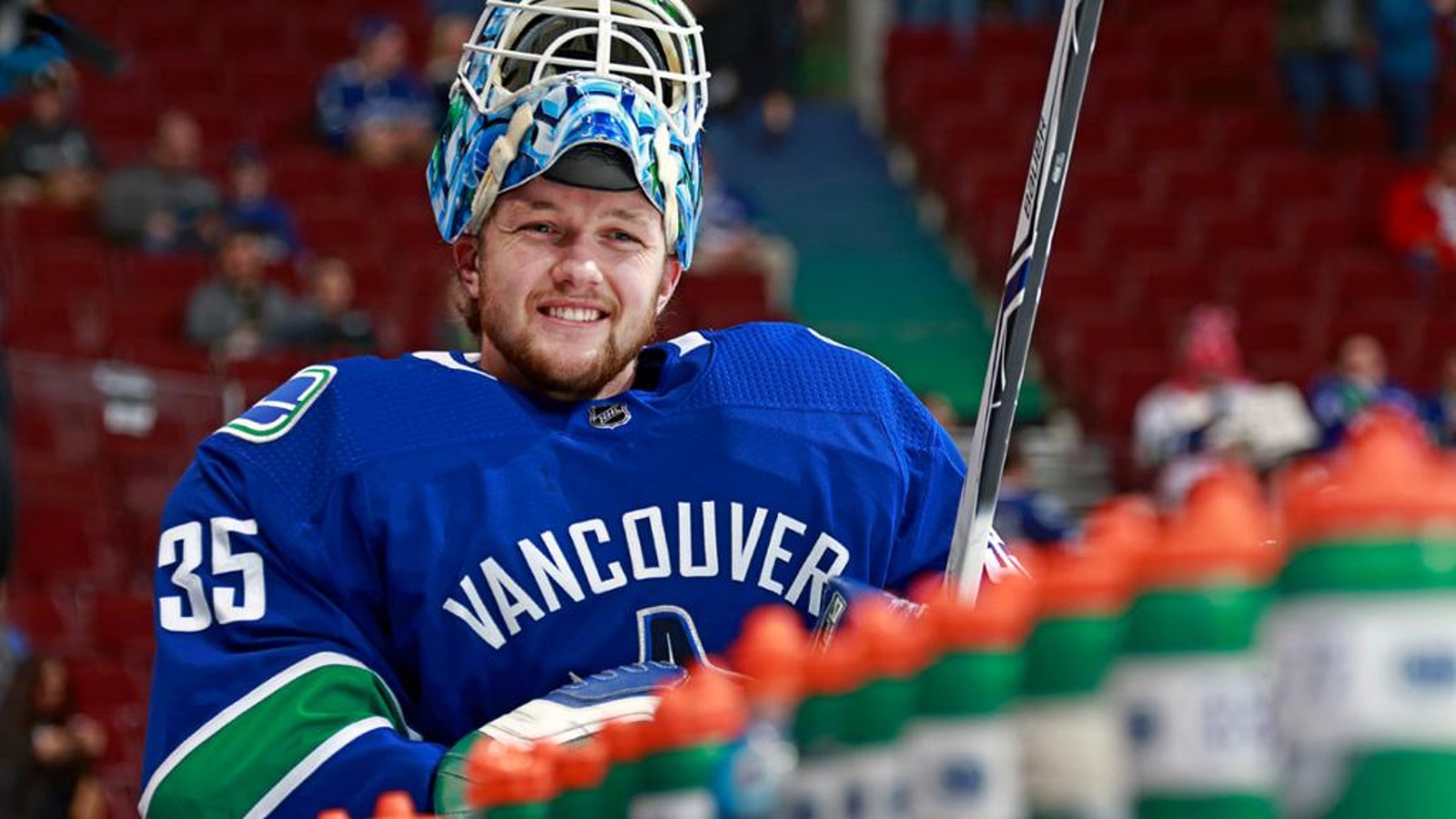 Thatcher Demko dévoile son équipement vintage pour le match de ce soir