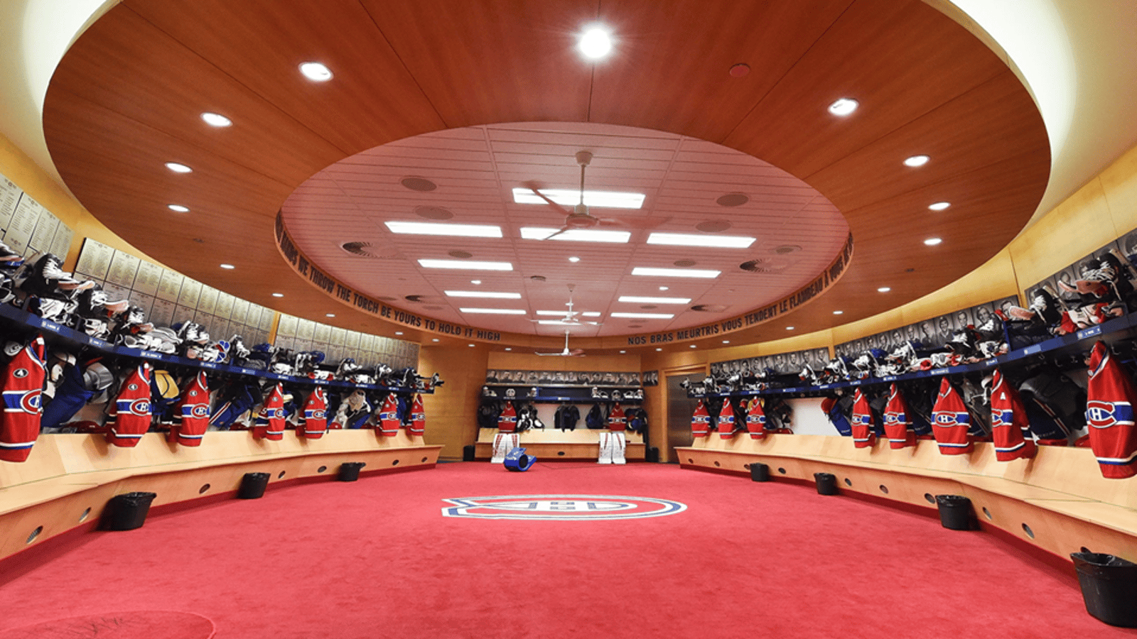 Nick Suzuki réservait une place de choix à Ivan Demidov dans le vestiaire