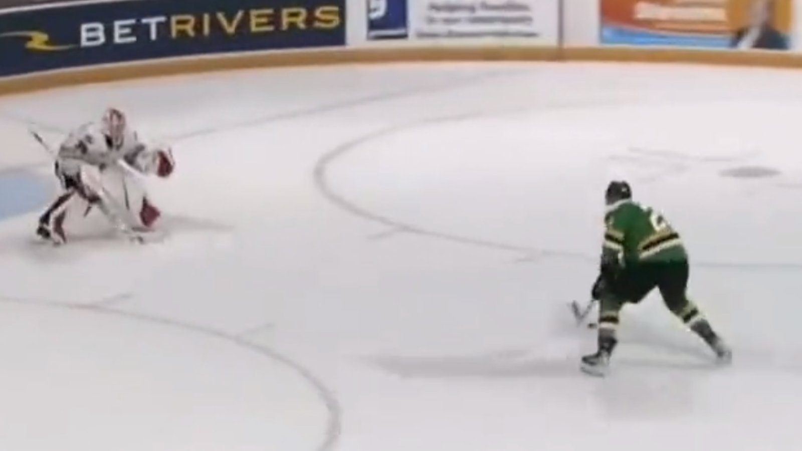 Logan Mailloux marque un but superbe pour donner la victoire aux Knights