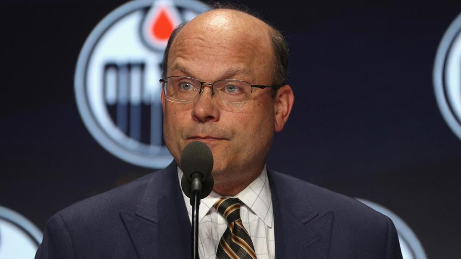 Les Blackhawks de Chicago interview Peter Chiarelli 