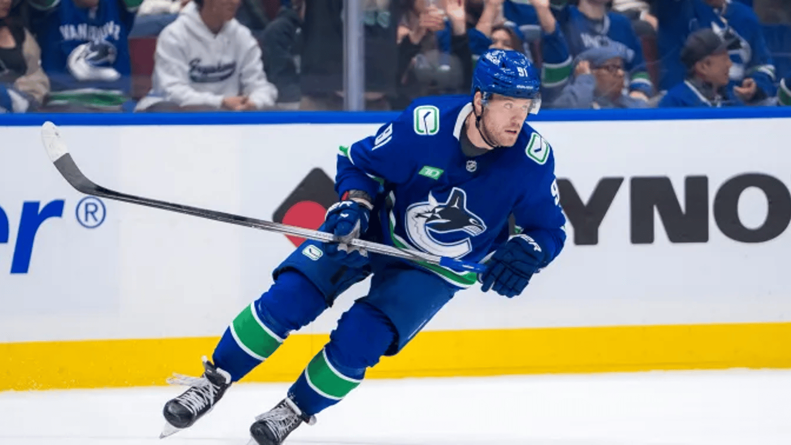 Les Canucks échangent Daniel Sprong