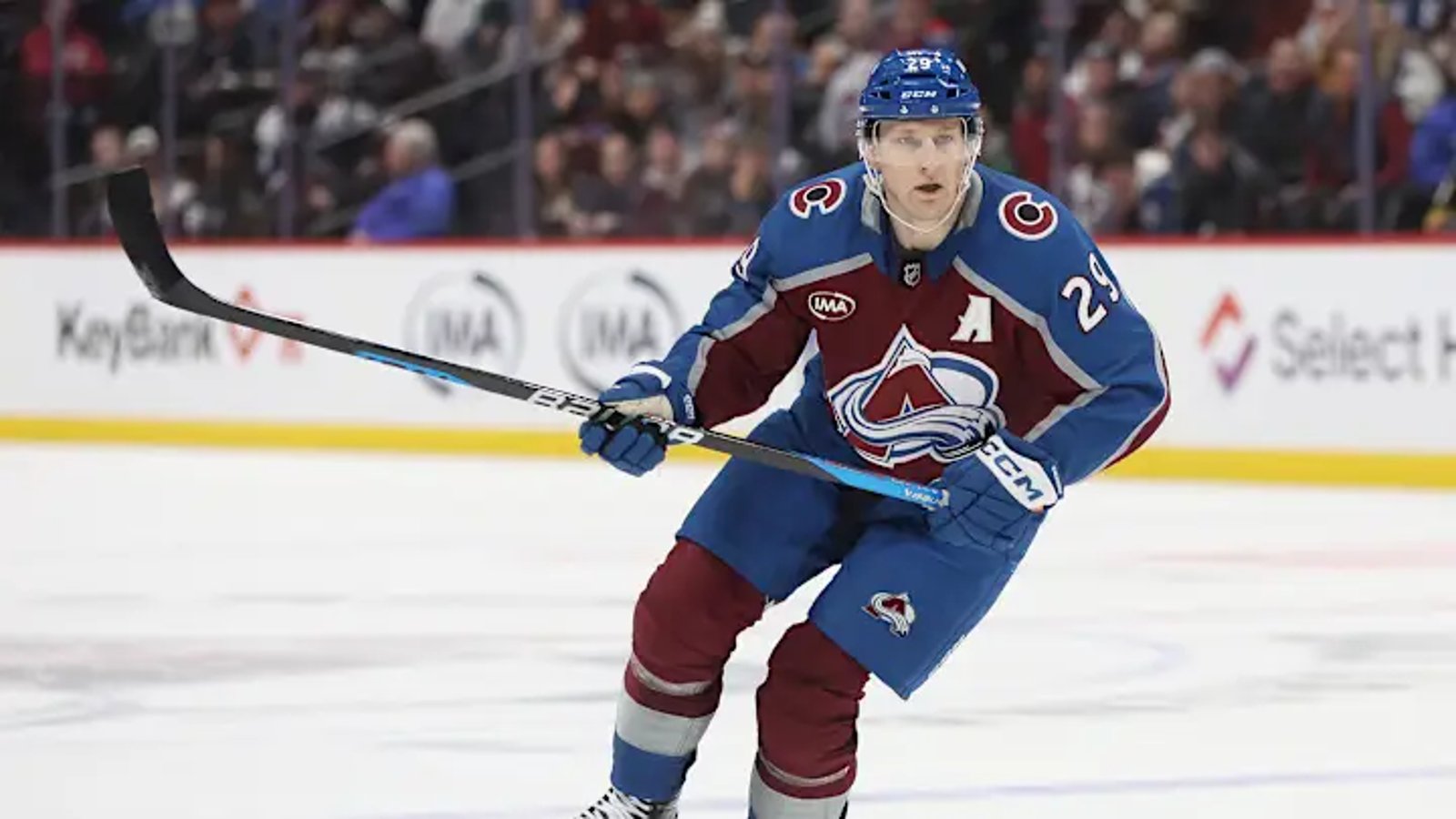 Nathan MacKinnon est le premier à atteindre le plateau des 100 points
