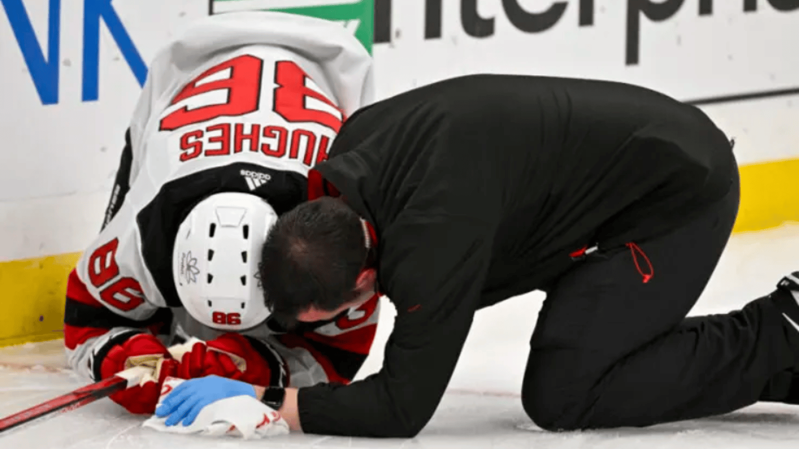 Les Devils font une première annonce officielle concernant la blessure à Jack Hughes