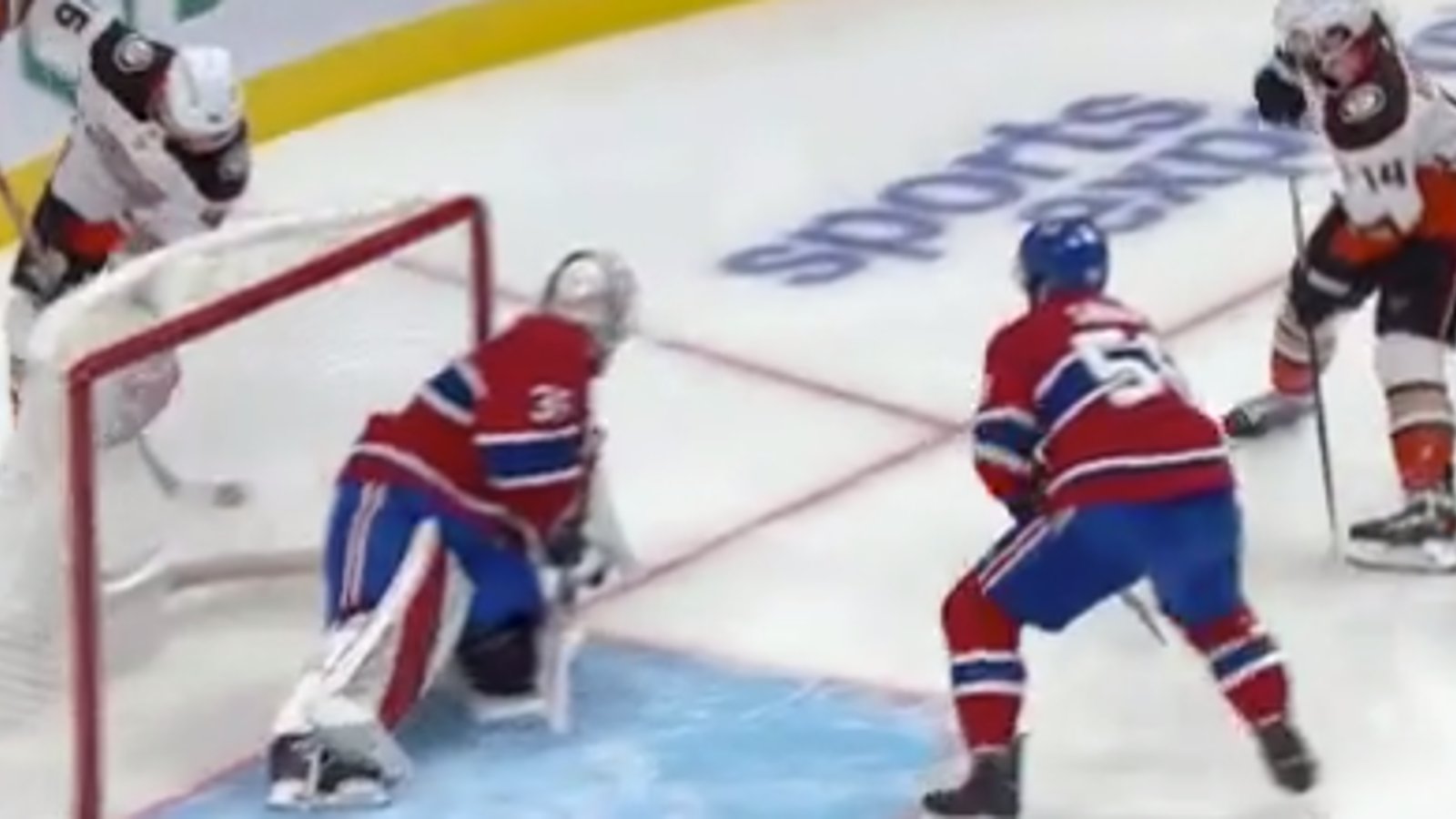 VIDÉO | Trevor Zegras marque un des plus beaux buts de l'année contre le Canadien