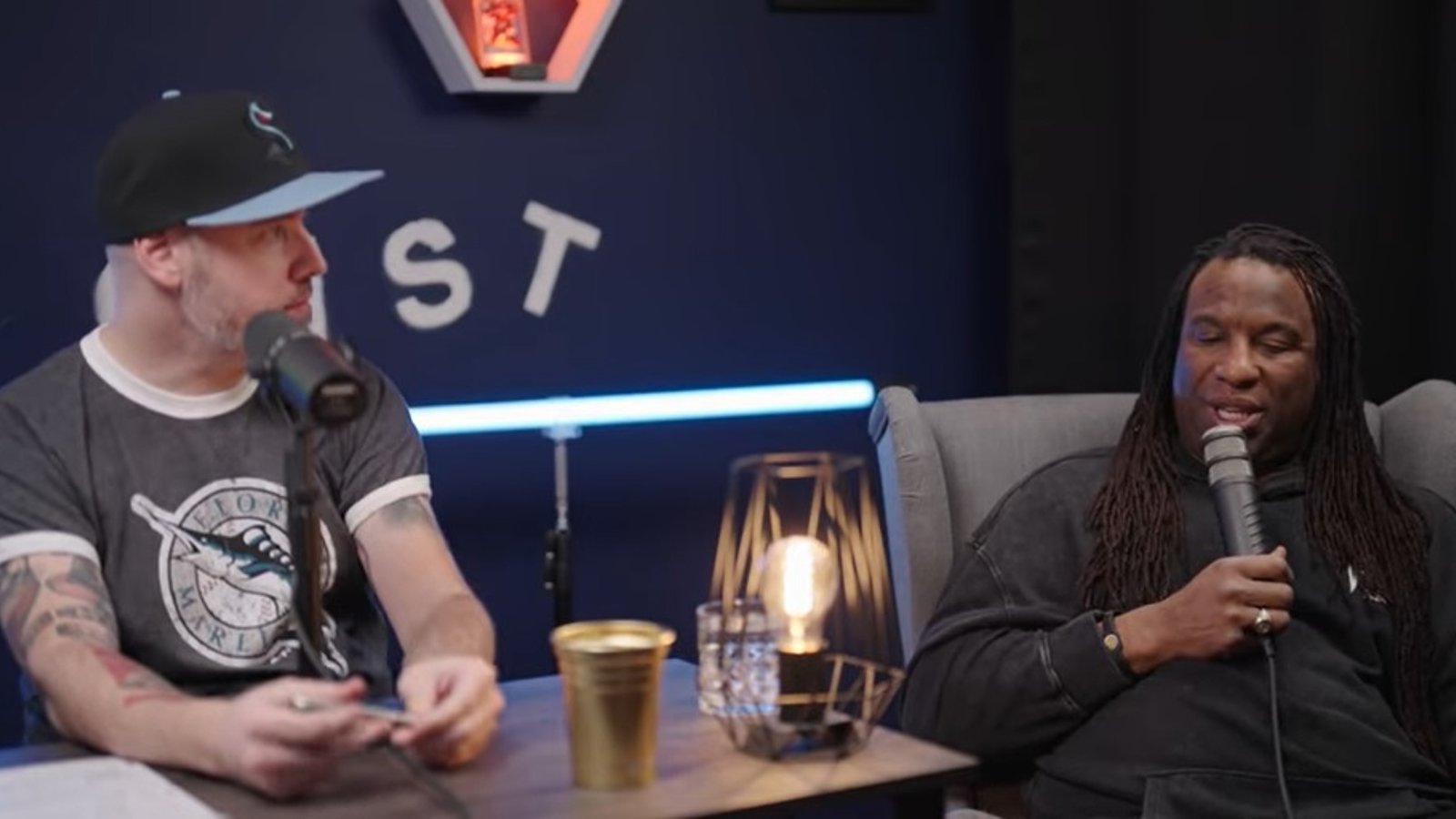 Georges Laraque raconte la fois où il a mis fin à la carrière d'un joueur à cause des mensonges d'un journaliste