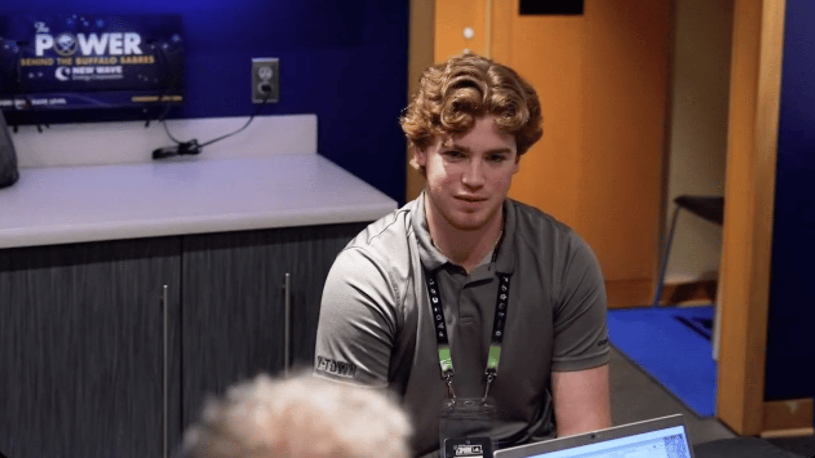 Jacob Fowler démontre tout son caractère dans une vidéo des coulisses du repêchage