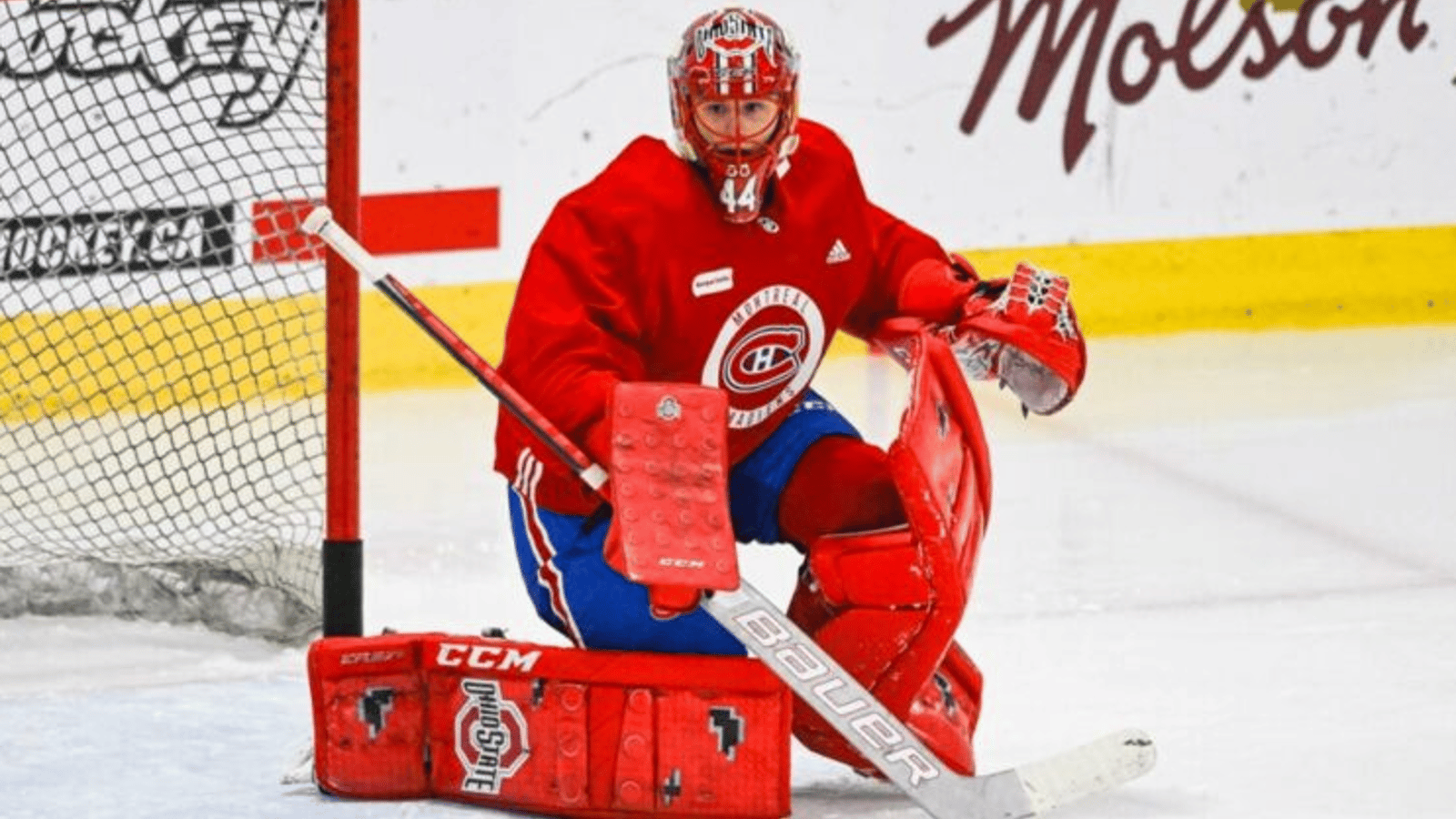 Le Canadien annonce le premier départ de Jakub Dobes dans la LNH