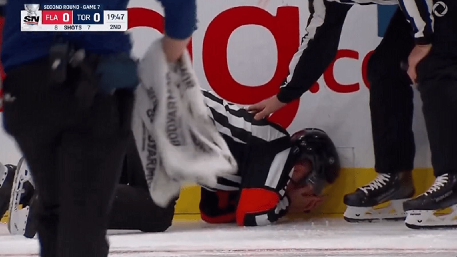 Scène troublante à Toronto alors qu’un arbitre est grièvement blessé sur la glace