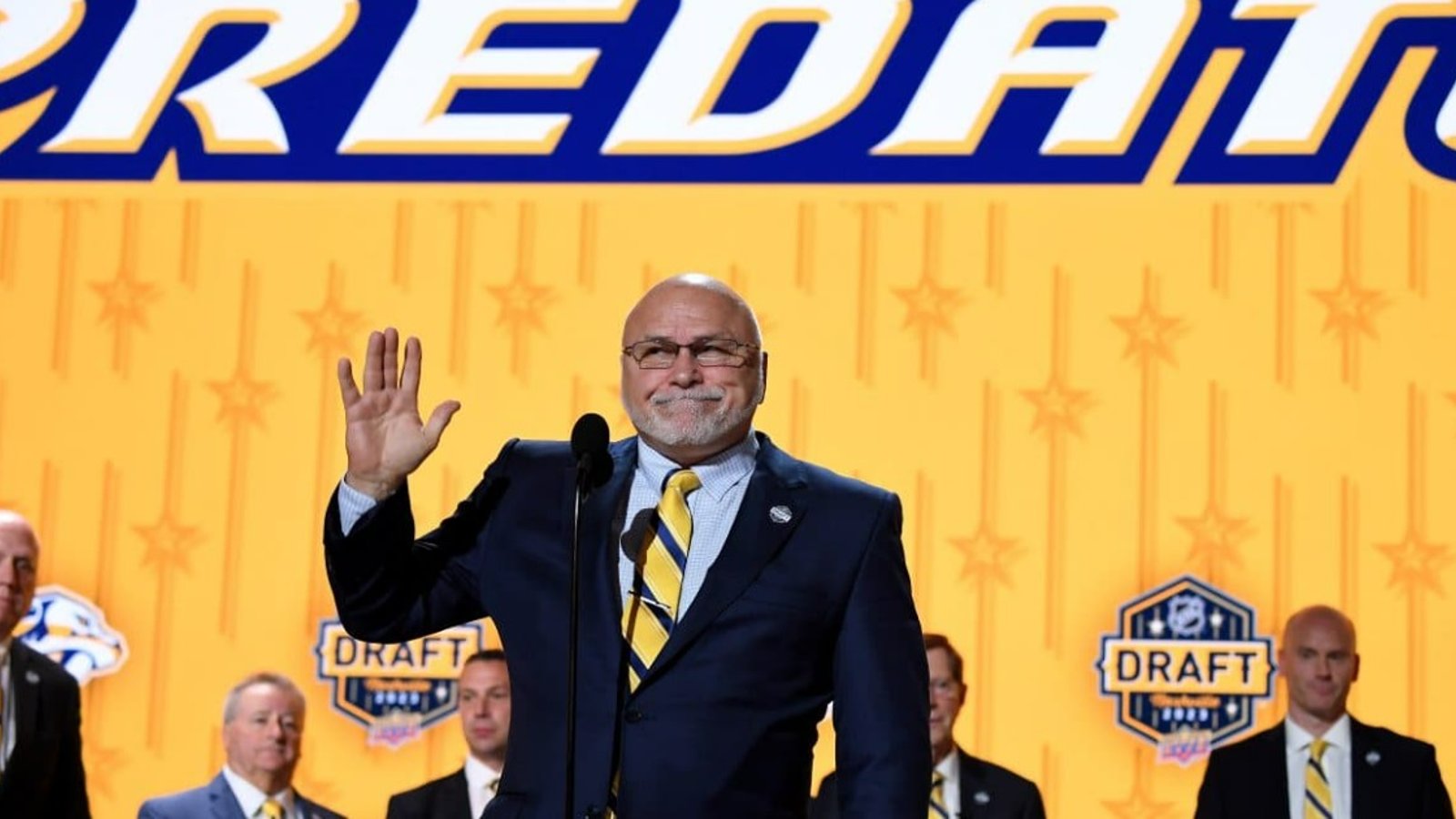 Barry Trotz menace les joueurs des Preds de tout liquider s'ils ne se replacent pas rapidement