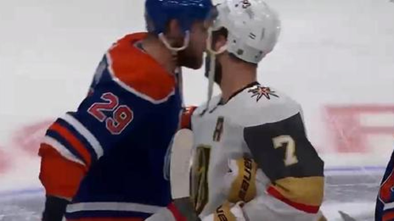 Leon Draisaitl ne voulait rien savoir d'Alex Pietrangelo lors de la poignée de main