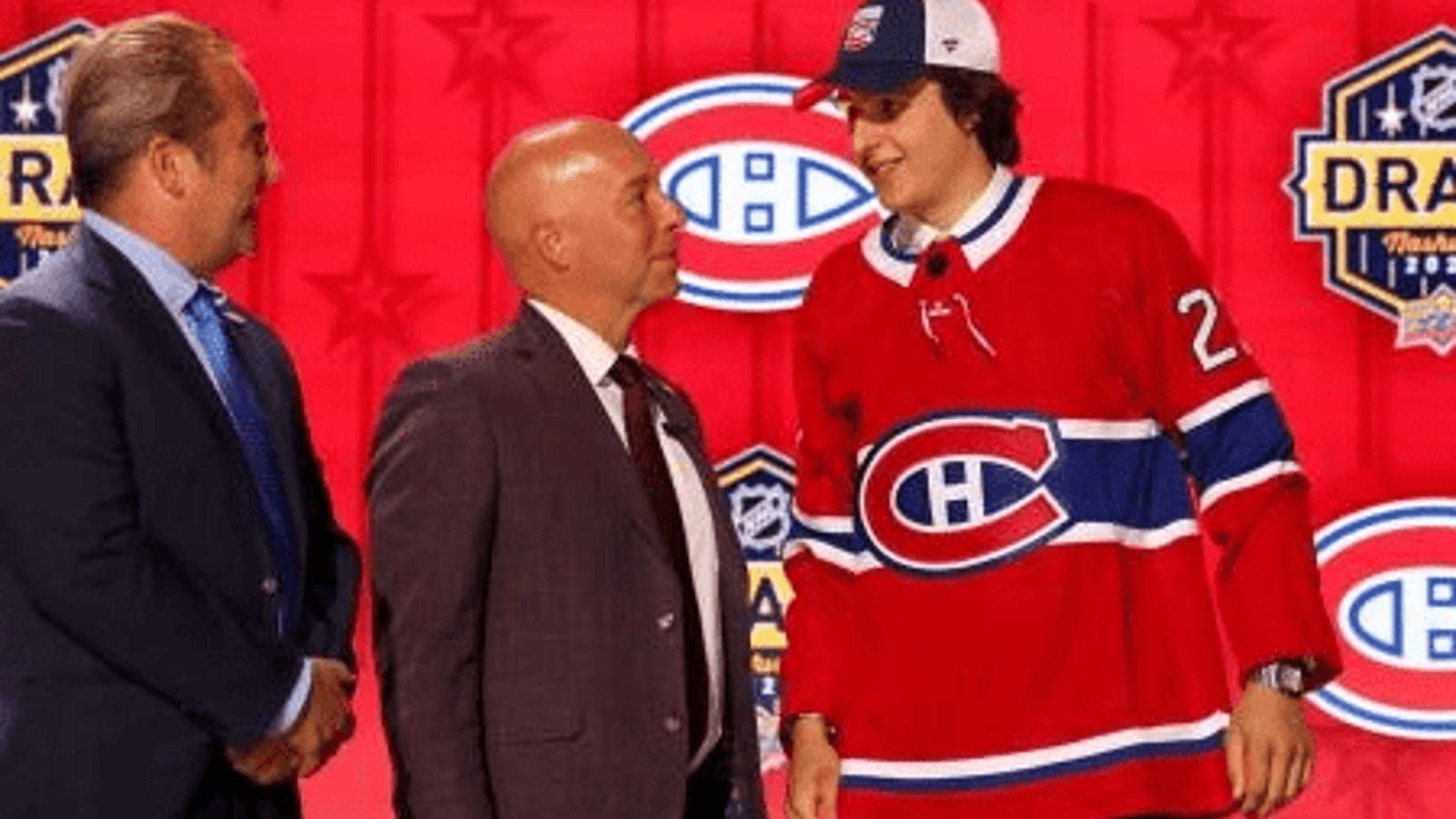 Kent Hughes dévoile ses plans pour le développement de David Reinbacher cette saison
