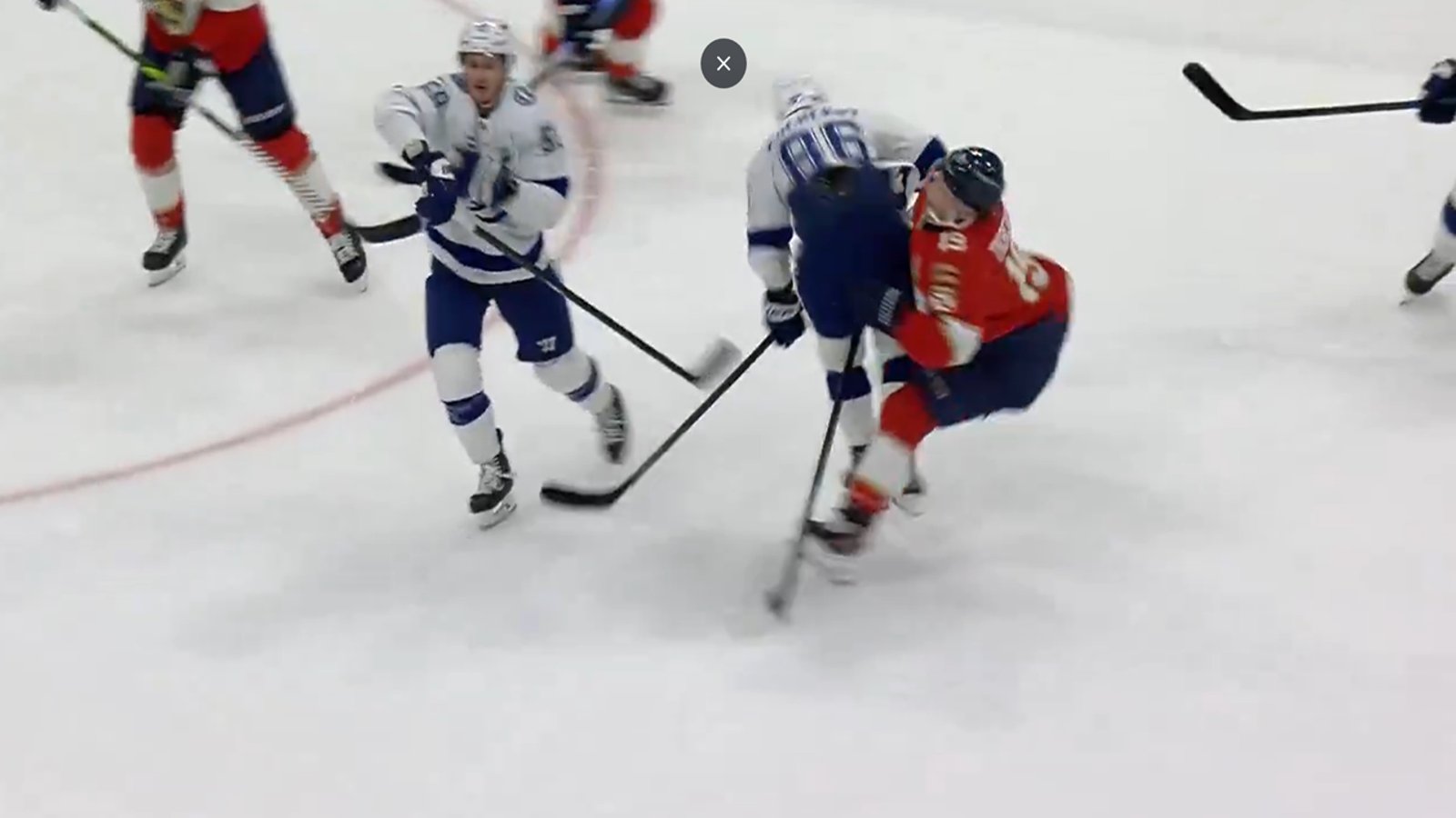 Les Panthers perdent les services de Matthew Tkachuk suite à un coup vicieux de Nikita Kucherov