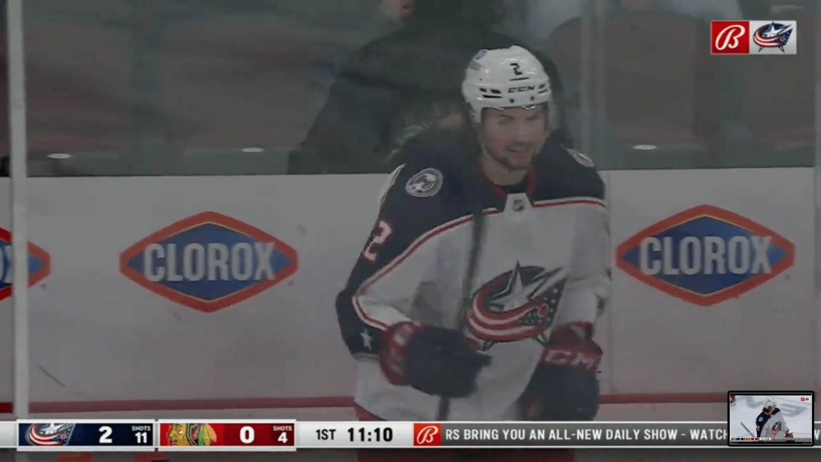 VIDÉO | Un arbitre de la LNH oublie de fermer son micro et dit sa façon de penser à un joueur