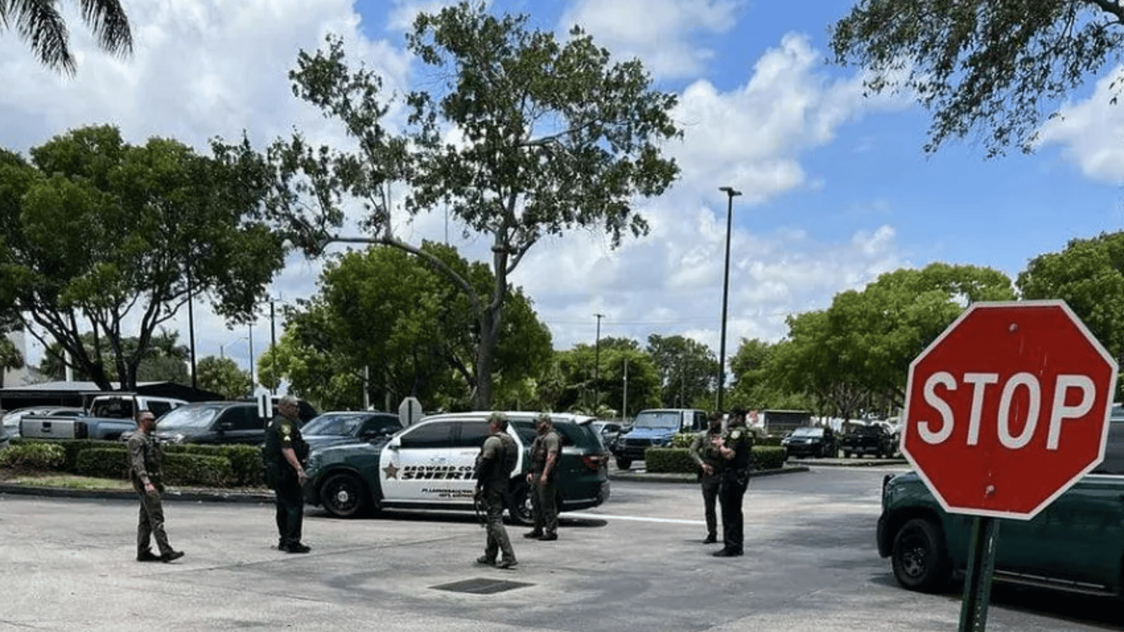 La police déployée à l'aéroport de Floride après les menaces d'un partisan des Hurricanes