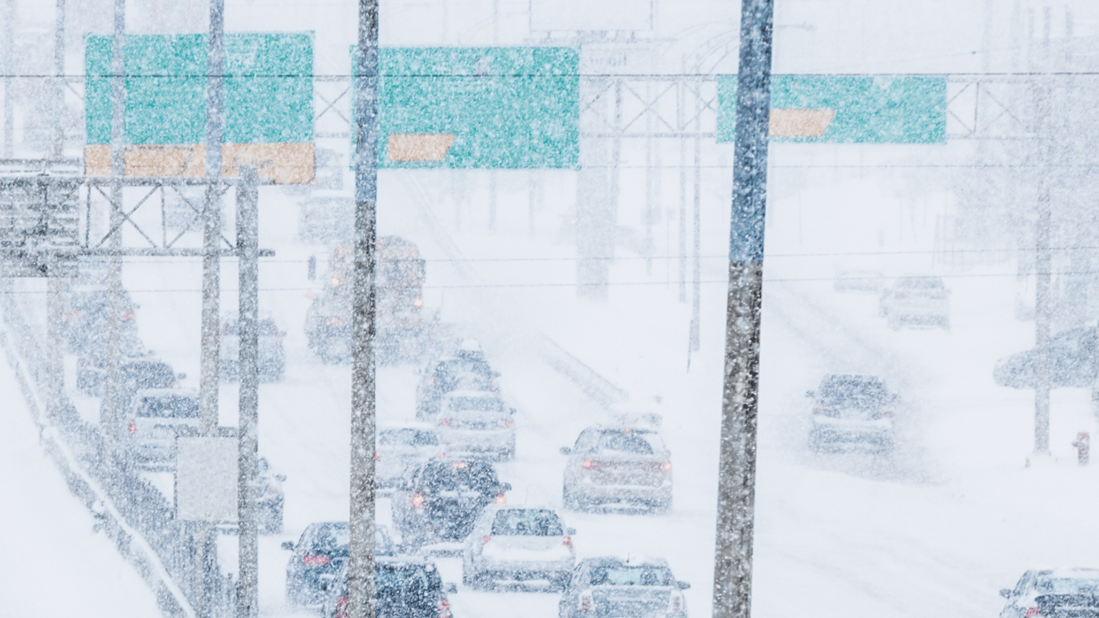 Une bonne bordée de neige va grandement compliquer les déplacements pour Noël au Québec