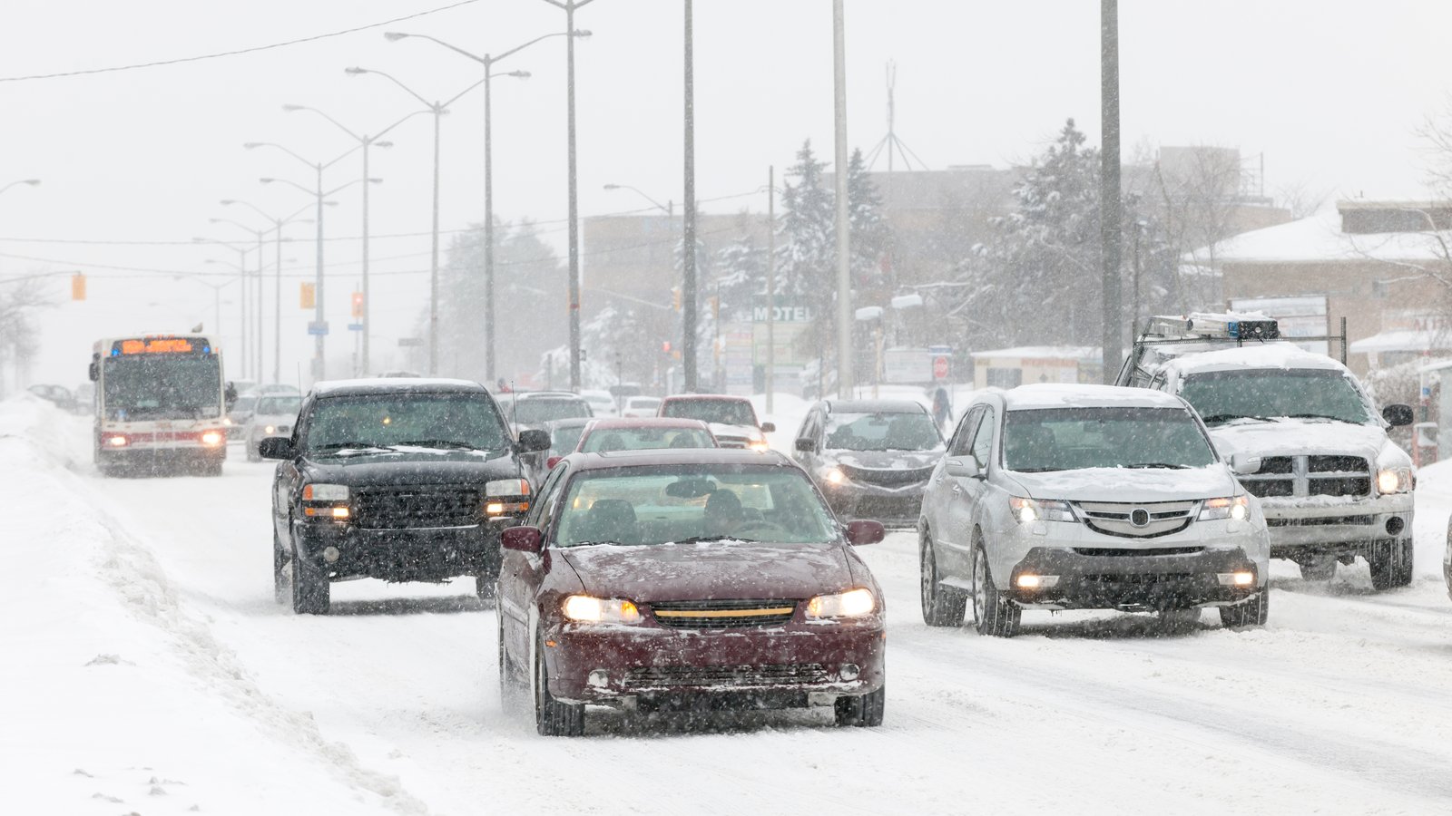 Transports Québec lance un important message aux Québécois qui conduisent dans la neige.