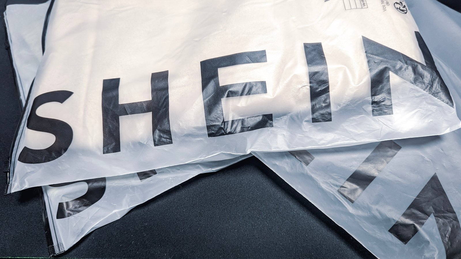 Des produits toxiques dans des vêtements pour enfants acheté sur Shein 