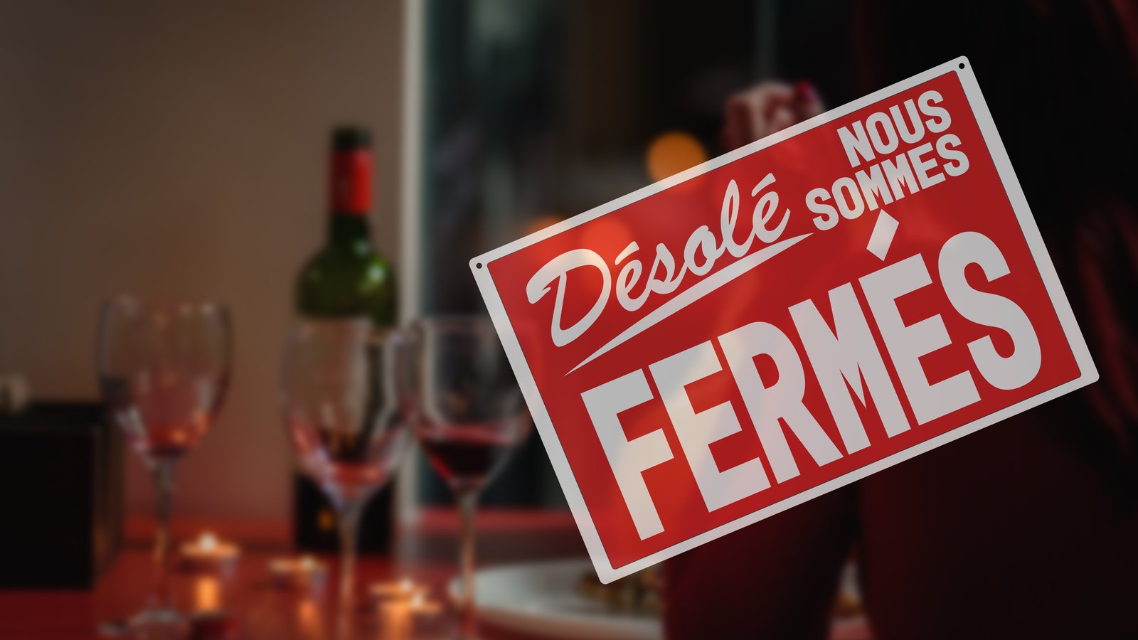 Des éclosions de COVID-19 dans des bars et des restaurants forcent leur fermeture