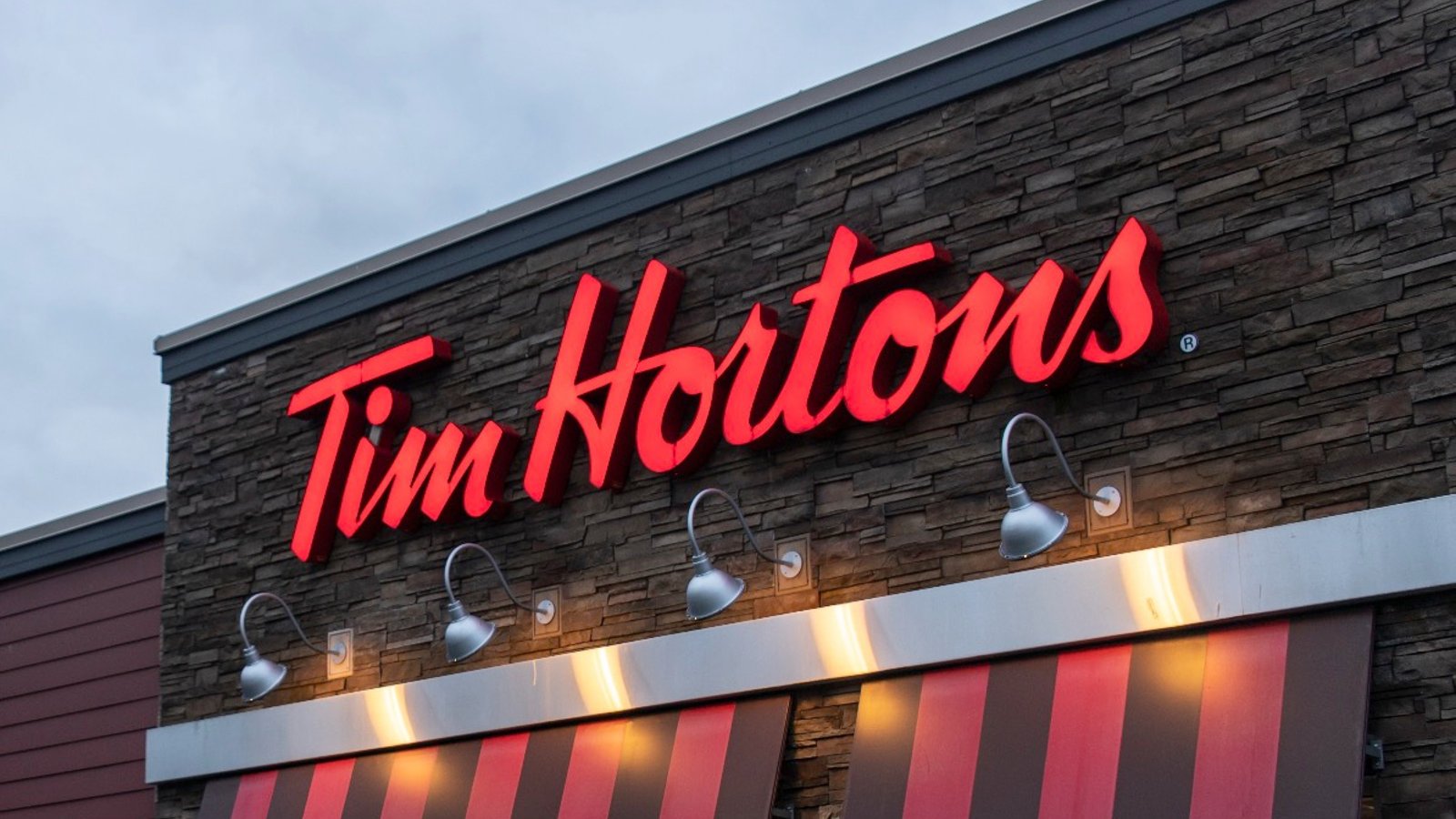 Tim Hortons lance une nouvelle pizza et une promotion qui va faire plaisir à ses fidèles clients